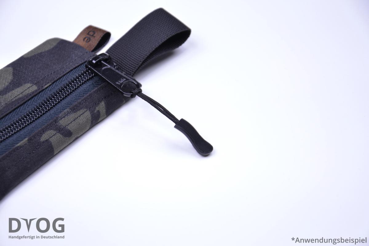 2M Zipper Pull Schwarz im Anwendungsbeispiel